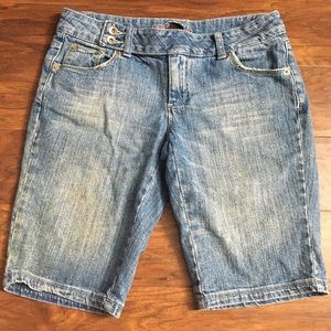 Arizona Jeans Co juniors sz 5 Bermuda shorts